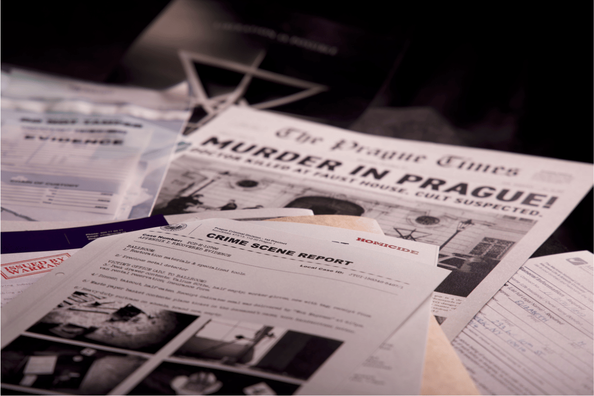 Crime Scene Photos, Authentic Evidence Baggy with clues collected at crime scene