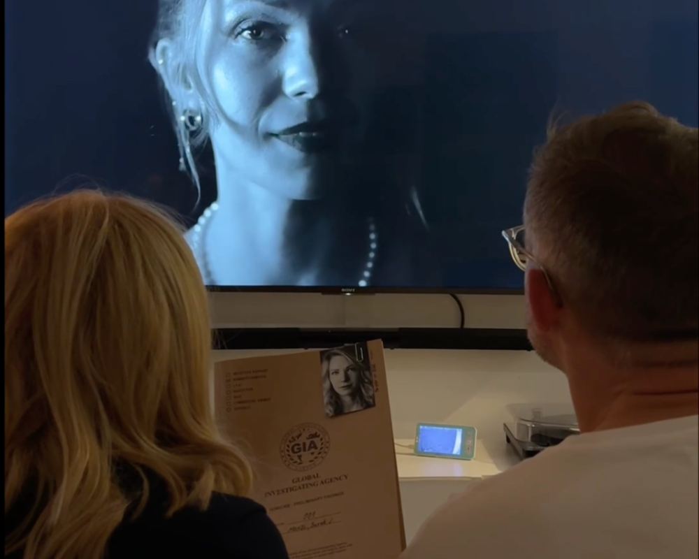 Murder in Prague: Detective Investigation Kit